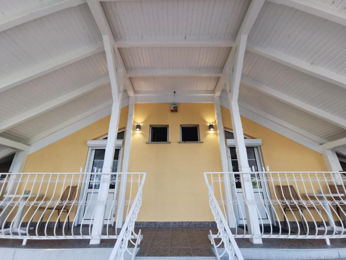 Silver Beach Resort Zamárdi Buitenkant foto