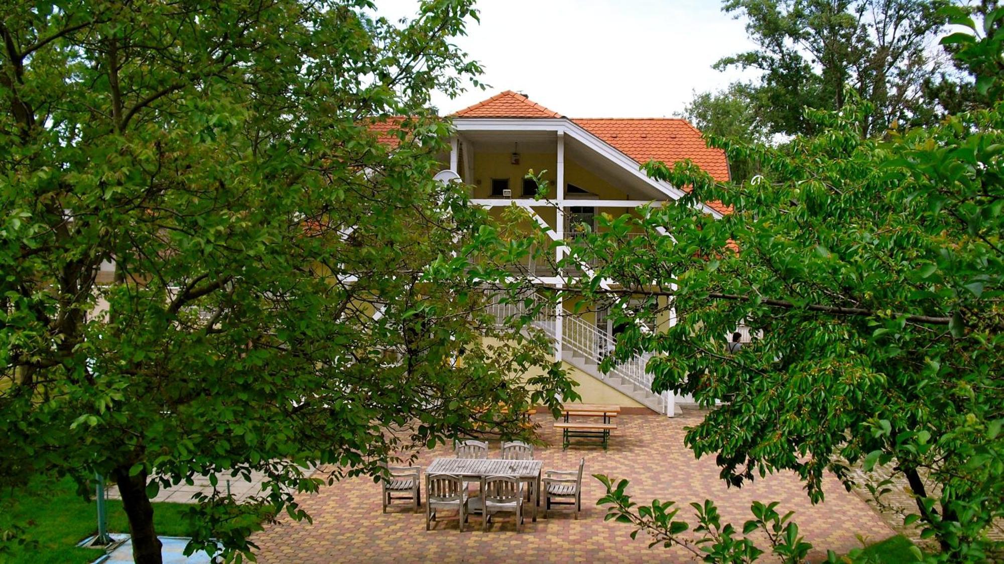 Silver Beach Resort Zamárdi Buitenkant foto