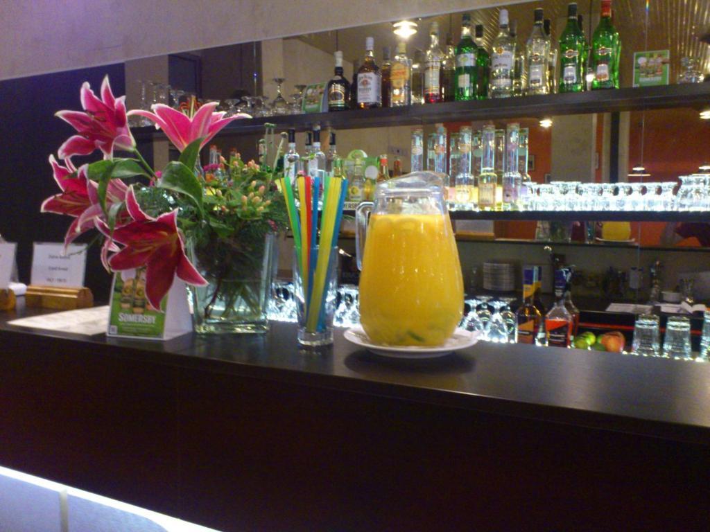 Silver Beach Resort Zamárdi Buitenkant foto