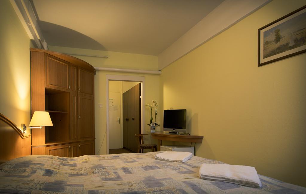 Silver Beach Resort Zamárdi Buitenkant foto