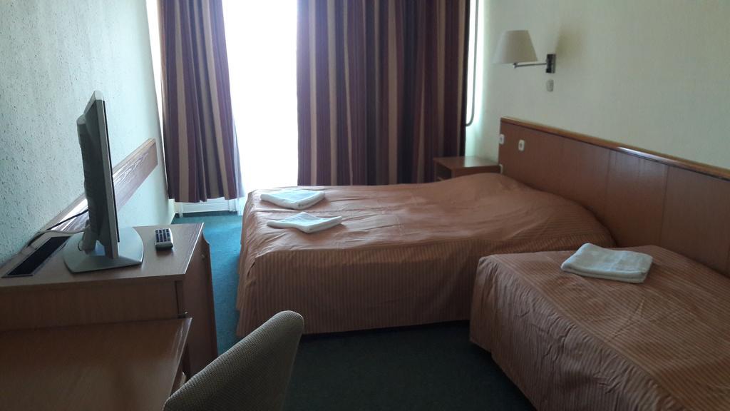 Silver Beach Resort Zamárdi Buitenkant foto